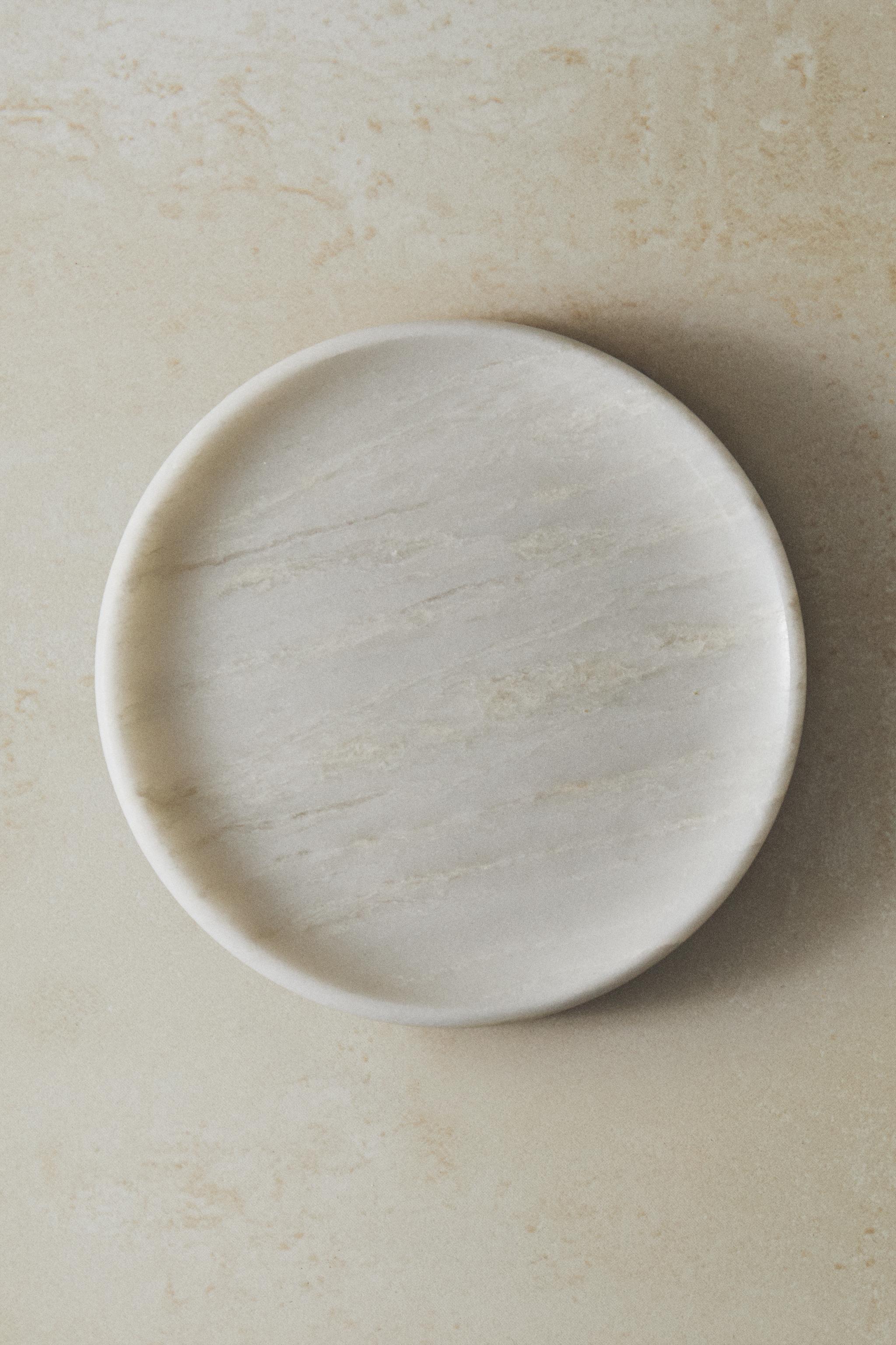 WHITE MARBLE BATHROOM SOAP DISH